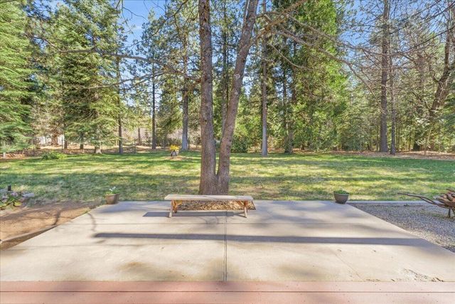 833 Remour Lane, Mount Shasta, CA 96067