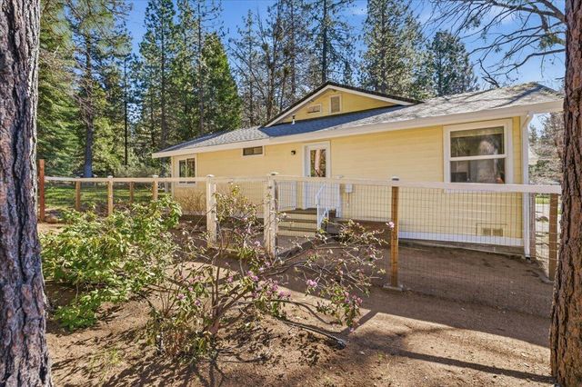 833 Remour Lane, Mount Shasta, CA 96067
