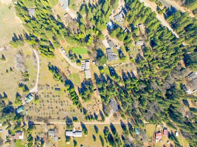 833 Remour Lane, Mount Shasta, CA 96067