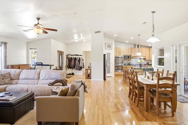 833 Remour Lane, Mount Shasta, CA 96067