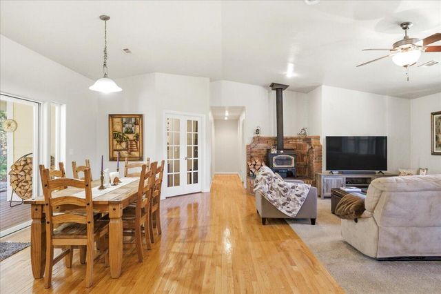 833 Remour Lane, Mount Shasta, CA 96067