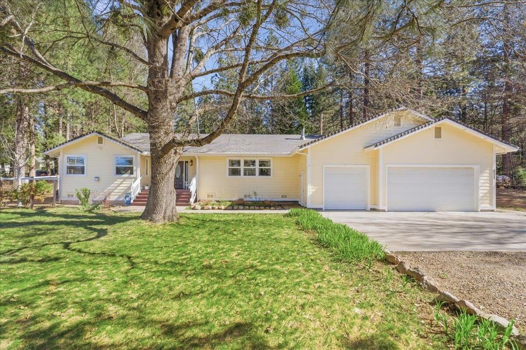 833 Remour Lane, Mount Shasta, CA 96067