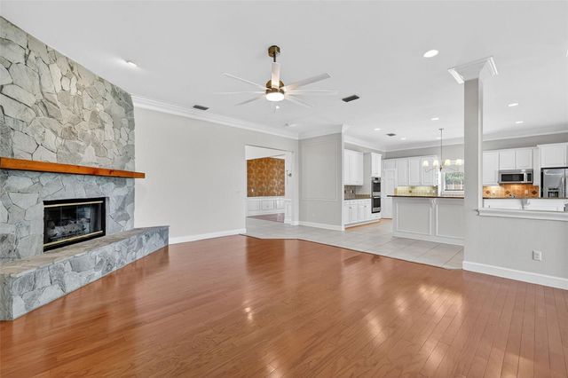 1741 EDGEWATER DRIVE, Mount Dora, FL 32757