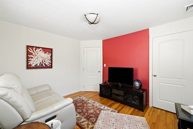 12 Elwern Rd, Arlington, MA 02474