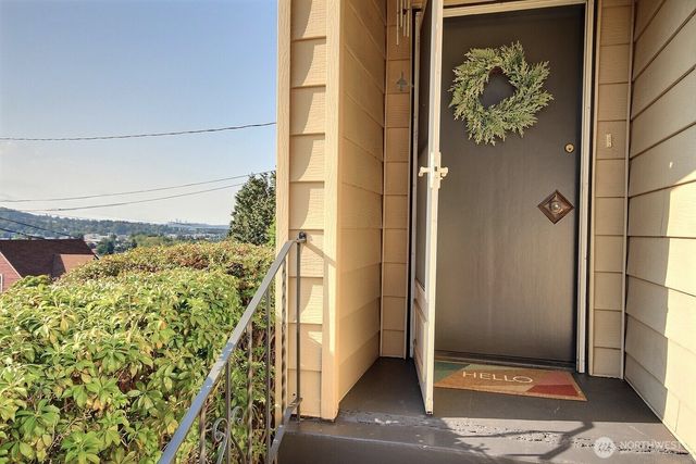 326 Renton Avenue S, Renton, WA 98057