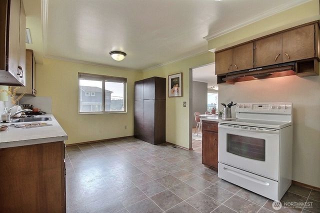 326 Renton Avenue S, Renton, WA 98057