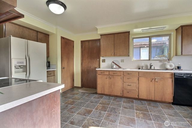 326 Renton Avenue S, Renton, WA 98057