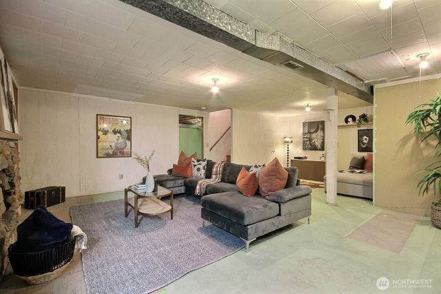 326 Renton Avenue S, Renton, WA 98057