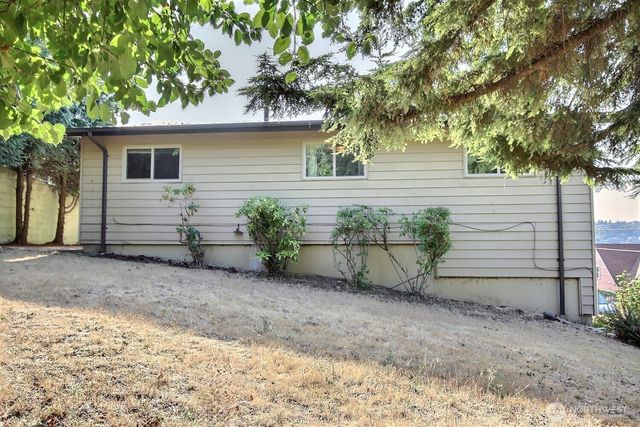 326 Renton Avenue S, Renton, WA 98057