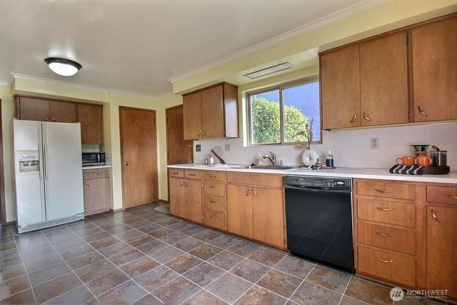 326 Renton Avenue S, Renton, WA 98057