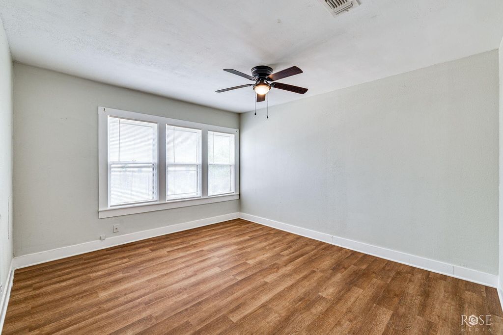 Image 25 of property listing at 915 Guadalupe Street, San Angelo, TX 76901