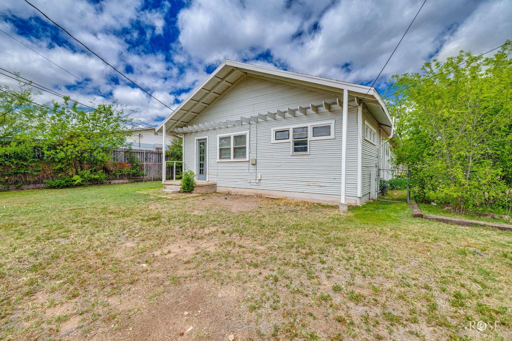 Image 28 of property listing at 915 Guadalupe Street, San Angelo, TX 76901
