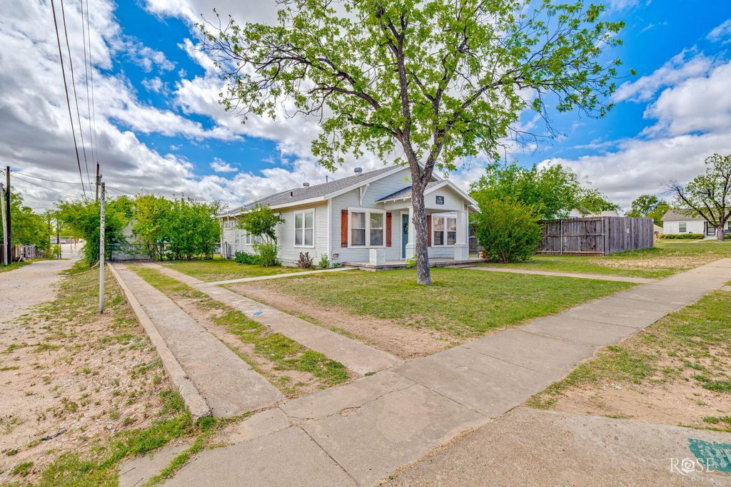 Image 34 of property listing at 915 Guadalupe Street, San Angelo, TX 76901