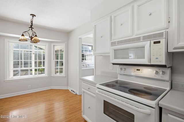 306 W Blackbeard Road W, Wilmington, NC 28409