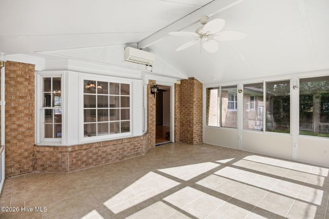 306 W Blackbeard Road W, Wilmington, NC 28409