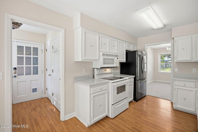 306 W Blackbeard Road W, Wilmington, NC 28409