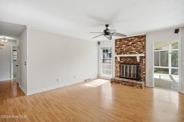 306 W Blackbeard Road W, Wilmington, NC 28409