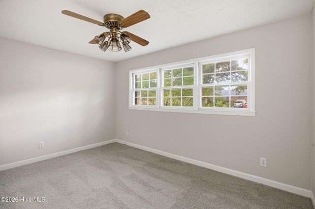 306 W Blackbeard Road W, Wilmington, NC 28409