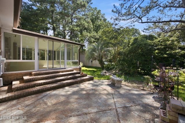 306 W Blackbeard Road W, Wilmington, NC 28409