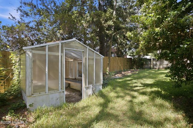 306 W Blackbeard Road W, Wilmington, NC 28409