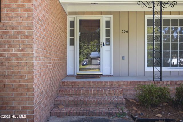 306 W Blackbeard Road W, Wilmington, NC 28409
