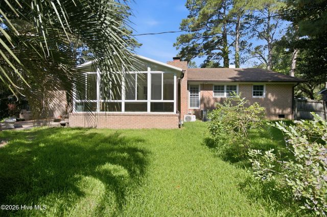 306 W Blackbeard Road W, Wilmington, NC 28409