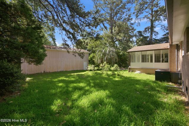 306 W Blackbeard Road W, Wilmington, NC 28409