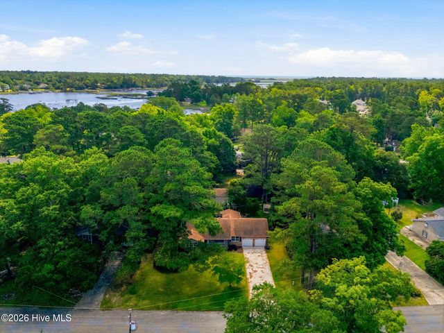 306 W Blackbeard Road W, Wilmington, NC 28409