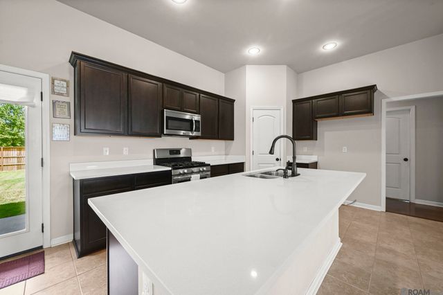 12755 Fairwood Ct, Baton Rouge, LA 70816
