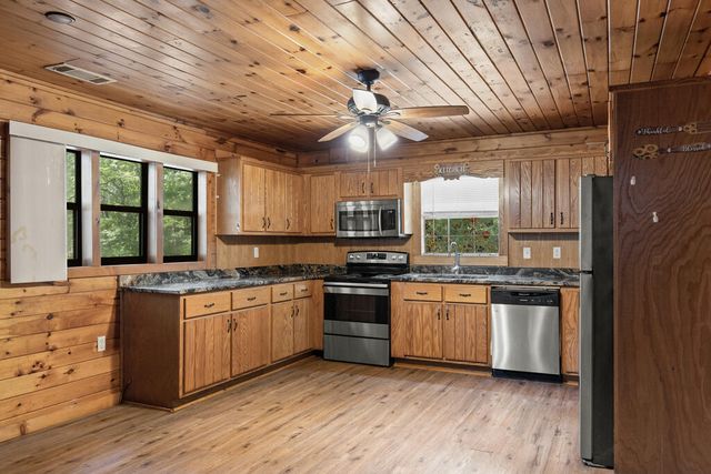 70 Hibiscus Lane, Blue Ridge, GA 30513