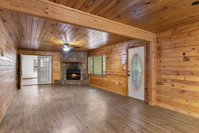 70 Hibiscus Lane, Blue Ridge, GA 30513