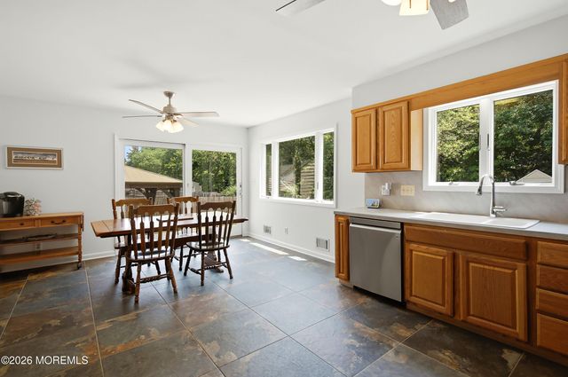 17 Millbrook Drive, Middletown, NJ 07748