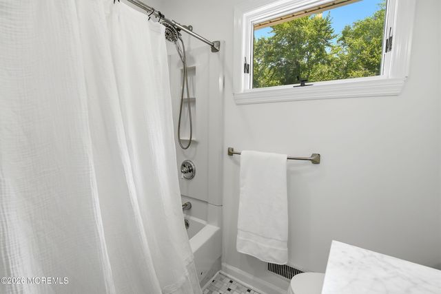 17 Millbrook Drive, Middletown, NJ 07748
