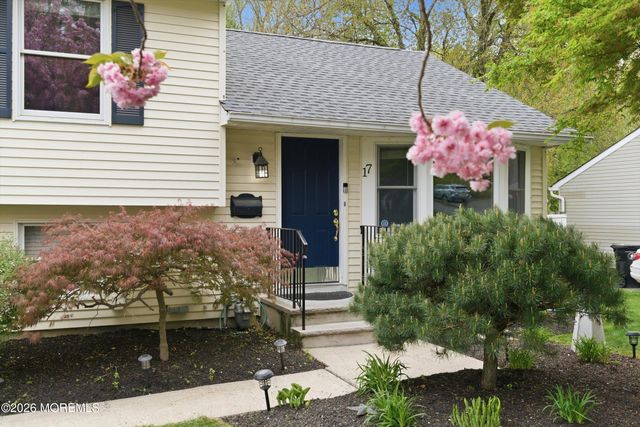 17 Millbrook Drive, Middletown, NJ 07748
