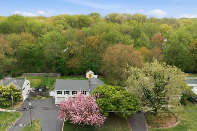 17 Millbrook Drive, Middletown, NJ 07748