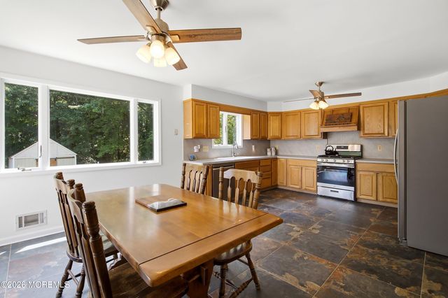 17 Millbrook Drive, Middletown, NJ 07748