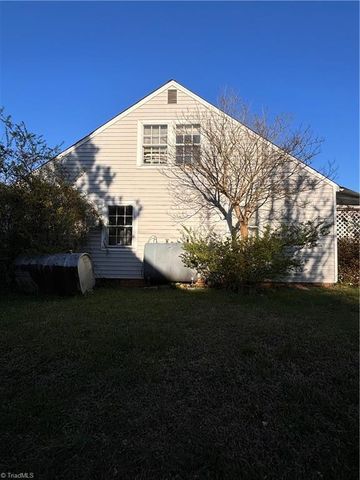 3558 Spangenberg Avenue, Clemmons, NC 27012