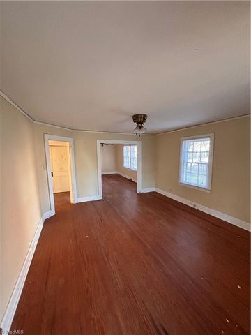 3558 Spangenberg Avenue, Clemmons, NC 27012