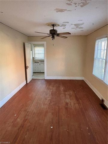 3558 Spangenberg Avenue, Clemmons, NC 27012