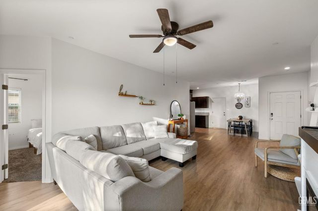 3702 Balvicar Drive, Bakersfield, CA 93306