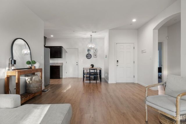 3702 Balvicar Drive, Bakersfield, CA 93306