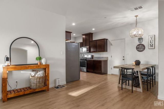 3702 Balvicar Drive, Bakersfield, CA 93306