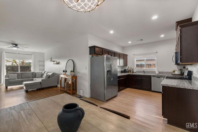 3702 Balvicar Drive, Bakersfield, CA 93306