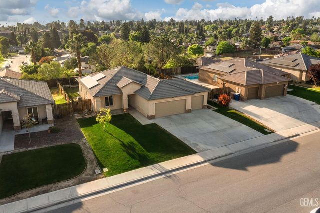 3702 Balvicar Drive, Bakersfield, CA 93306