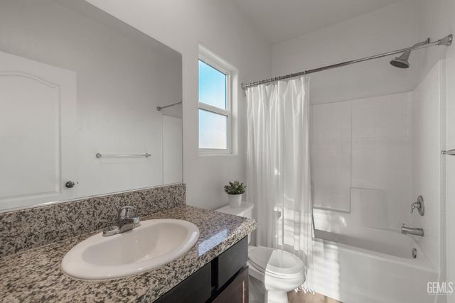 3702 Balvicar Drive, Bakersfield, CA 93306