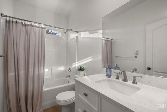 3702 Balvicar Drive, Bakersfield, CA 93306