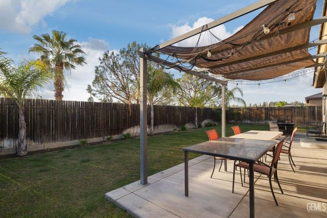 3702 Balvicar Drive, Bakersfield, CA 93306