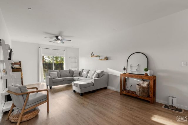 3702 Balvicar Drive, Bakersfield, CA 93306