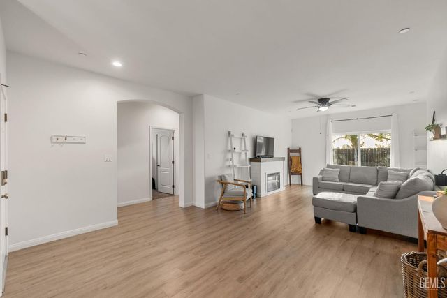 3702 Balvicar Drive, Bakersfield, CA 93306