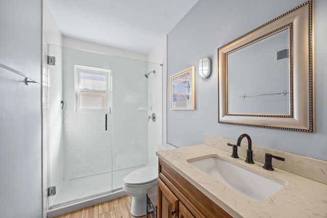 914 Central Avenue, Deerfield, IL 60015